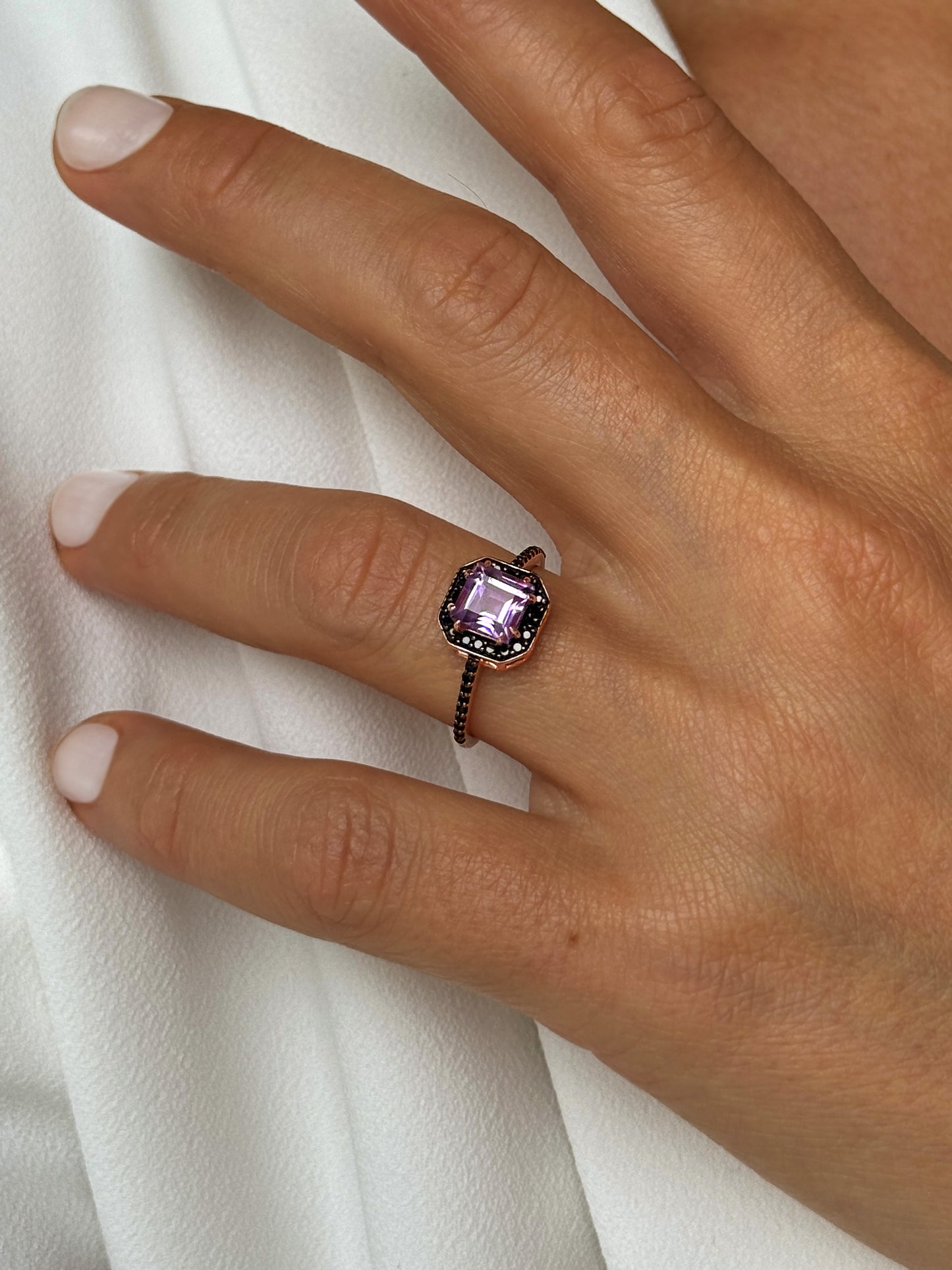 Ring Les Divines
