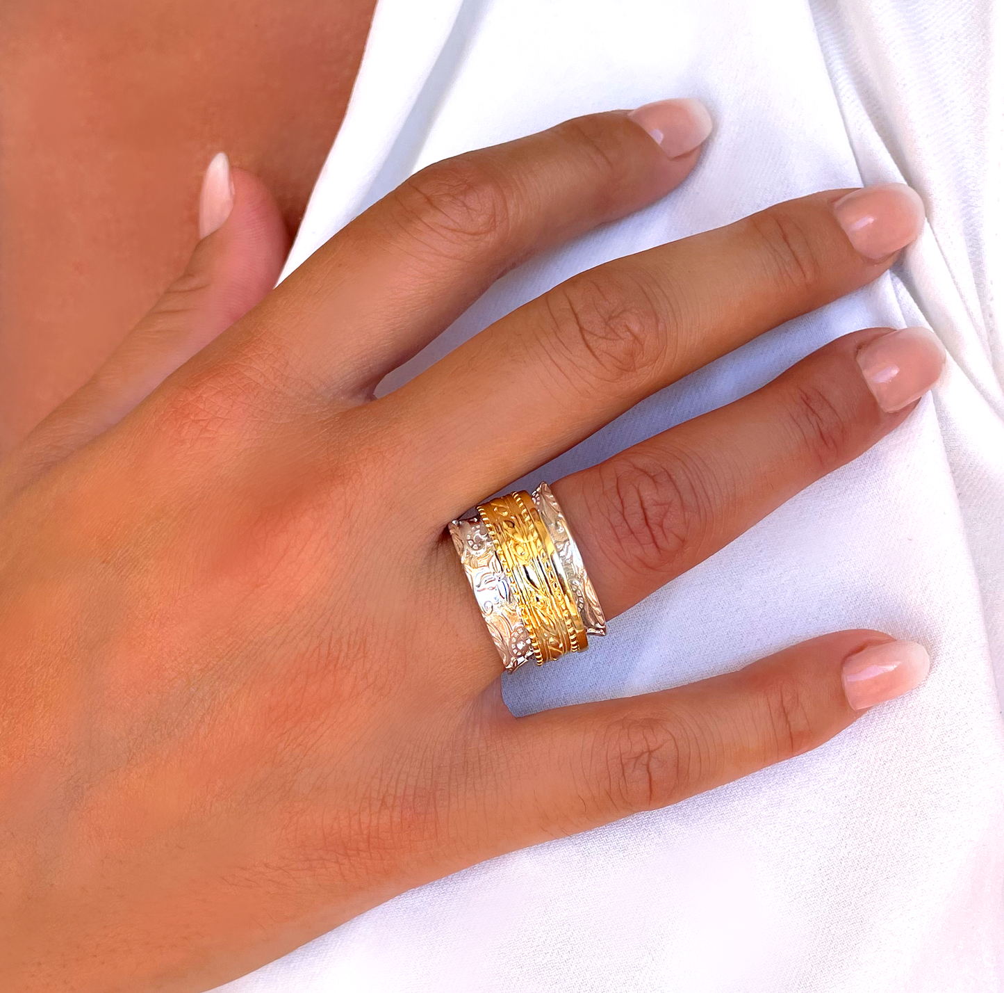 Ring Les Divines